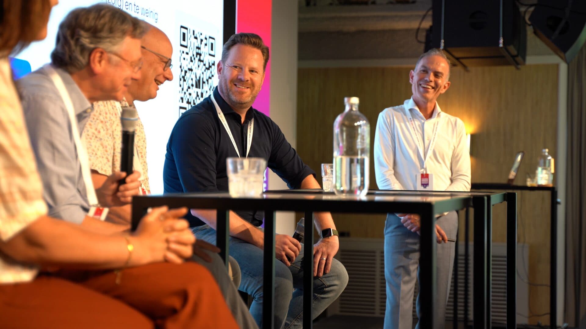 Paneldiscussie tijdens een symposium